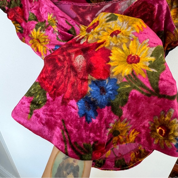 Unique Medieval-Style Velvet Top - Picture 3 of 4